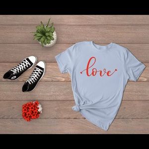 Live in red T-shirt’s